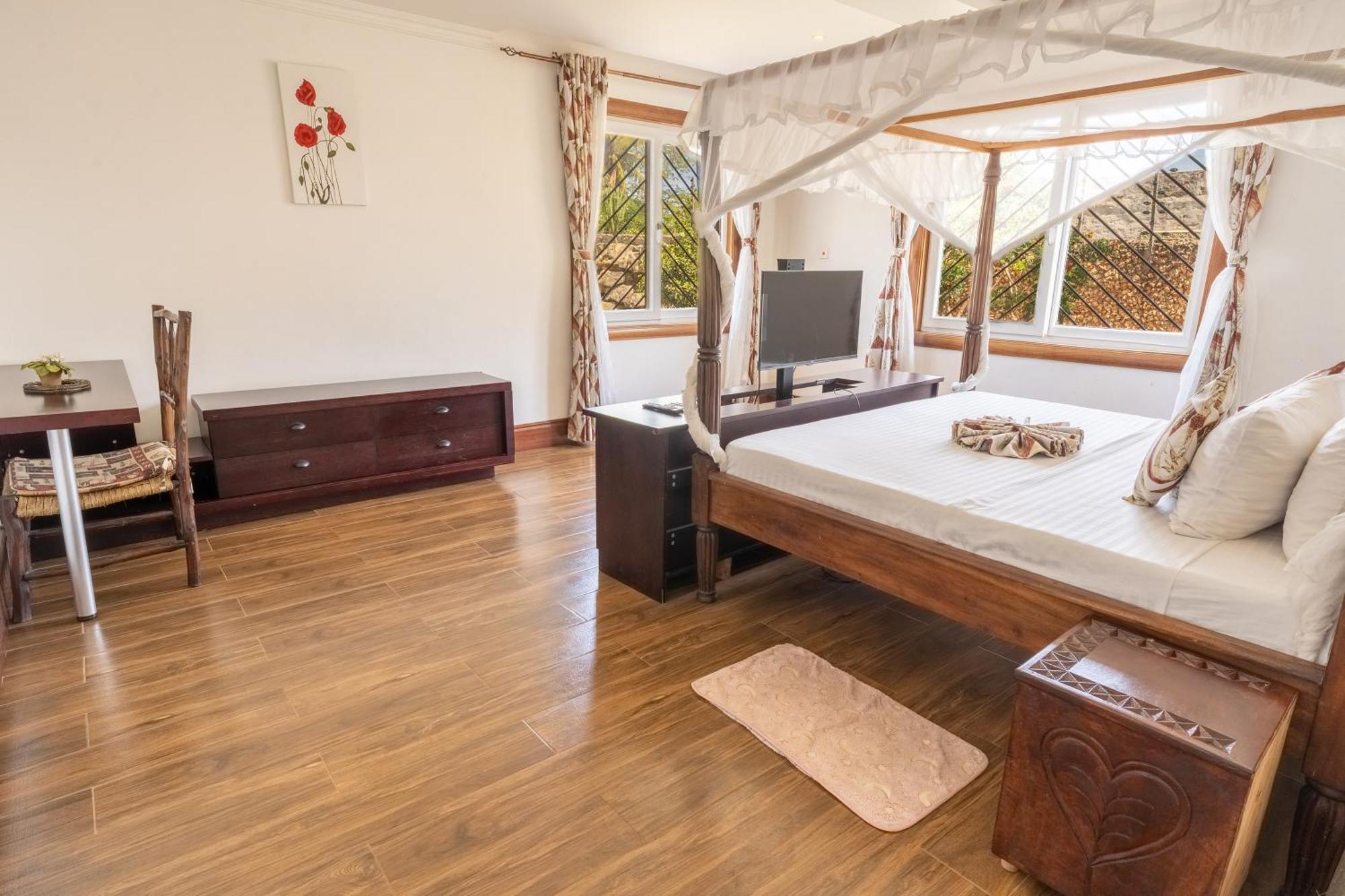 Queens Chateau Boutique Villa 迪亚尼海滩 外观 照片