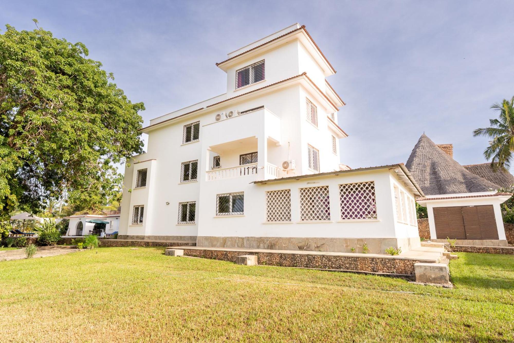 Queens Chateau Boutique Villa 迪亚尼海滩 外观 照片