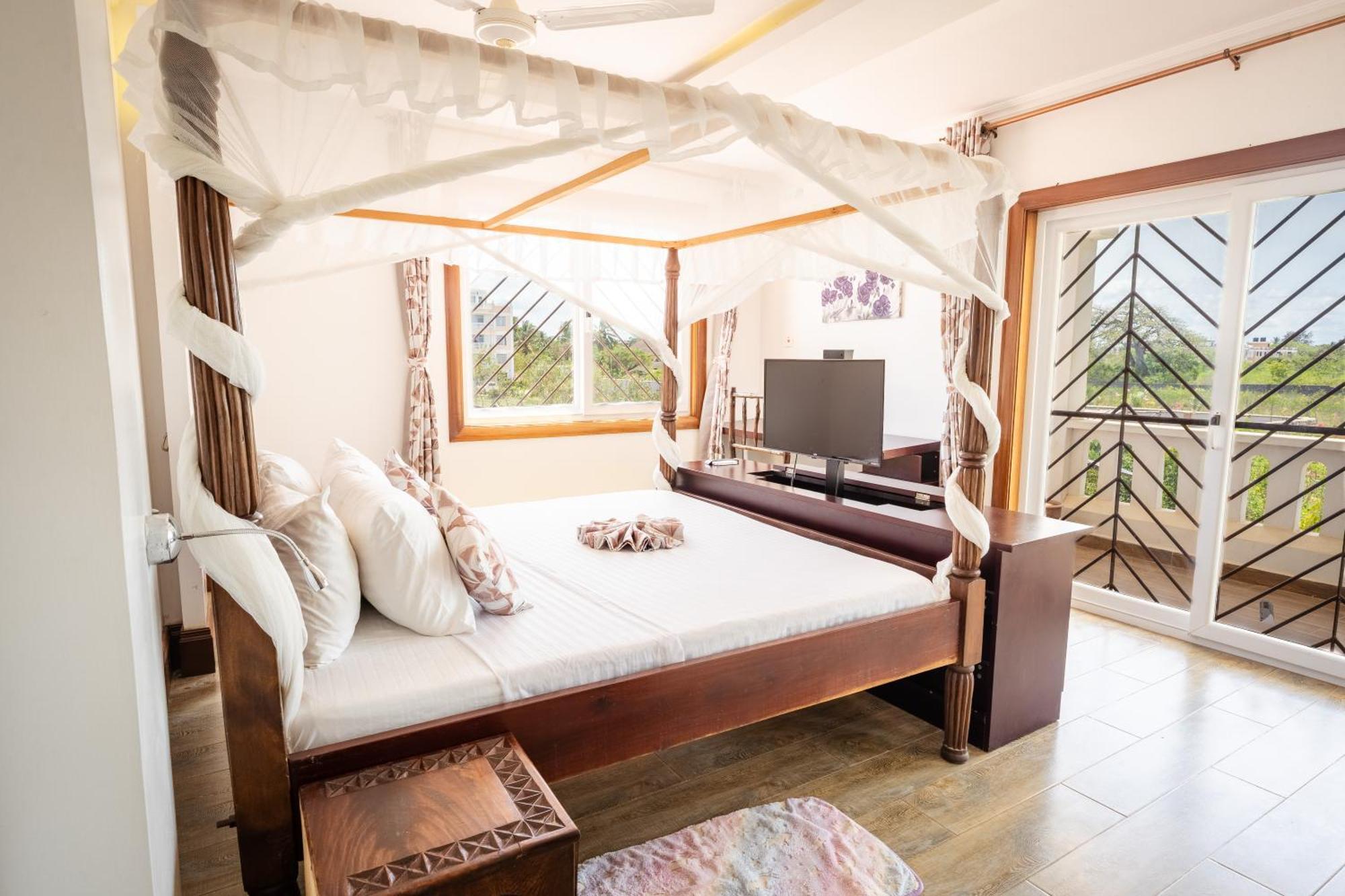 Queens Chateau Boutique Villa 迪亚尼海滩 外观 照片