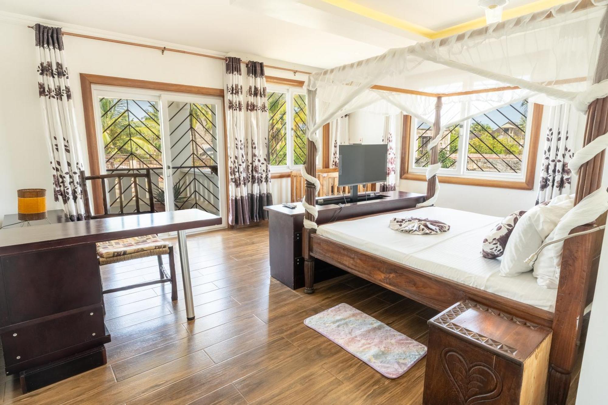 Queens Chateau Boutique Villa 迪亚尼海滩 外观 照片