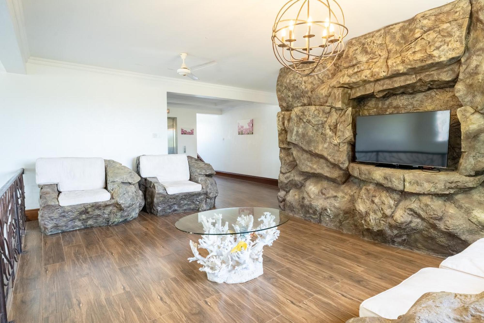 Queens Chateau Boutique Villa 迪亚尼海滩 外观 照片