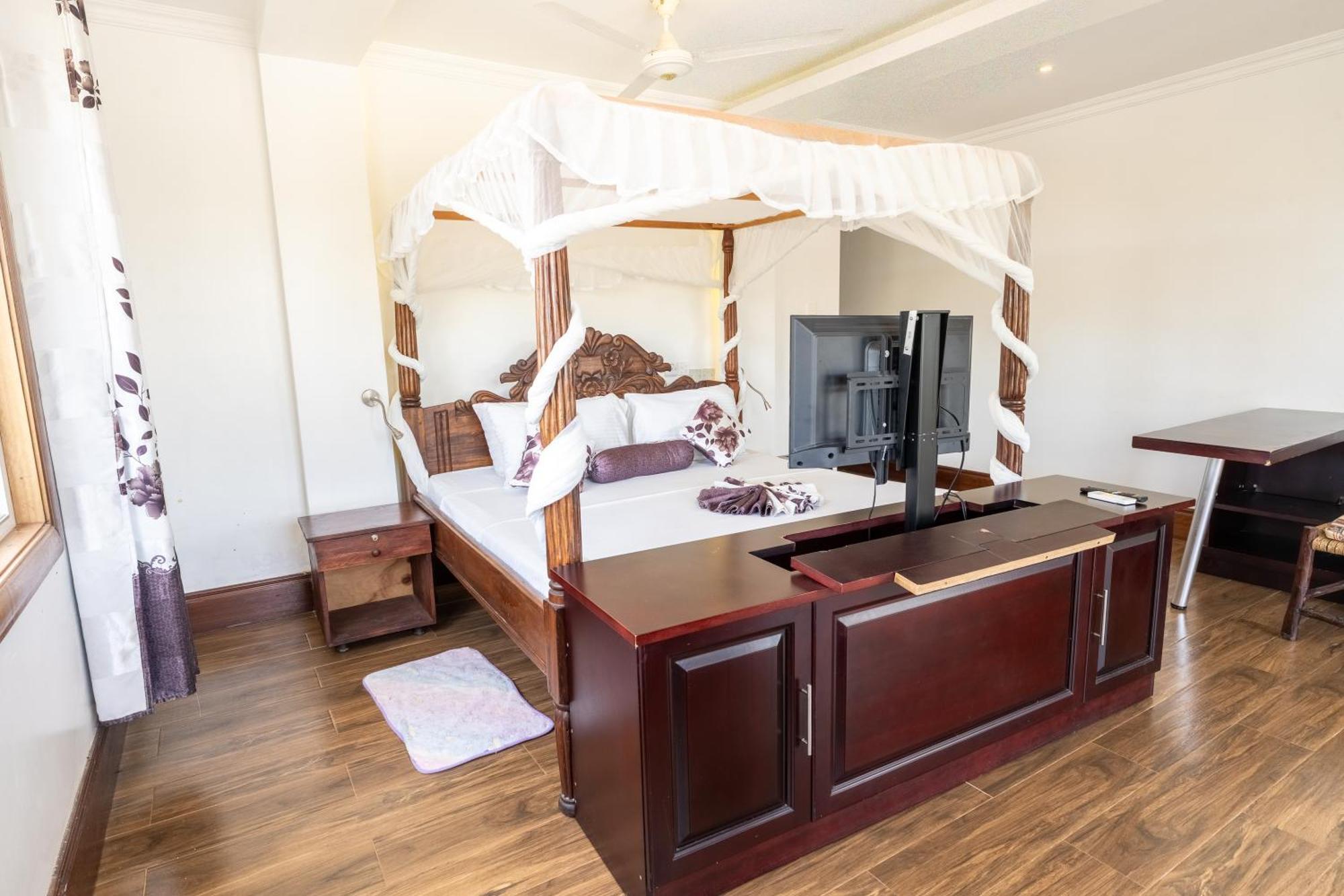 Queens Chateau Boutique Villa 迪亚尼海滩 外观 照片